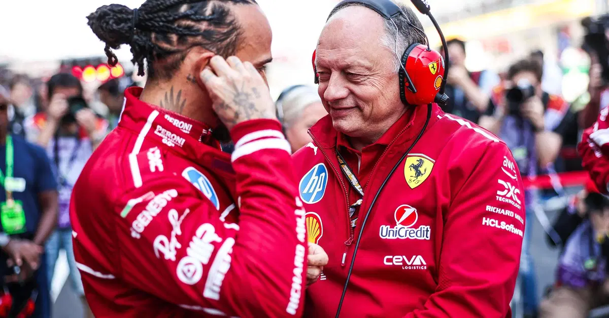 F1. Vasseur sui team radio in Cina: "Vogliono creare spettacolo e confusione. Hamilton ha chiesto lo scambio con Leclerc". Le scuse della FOM