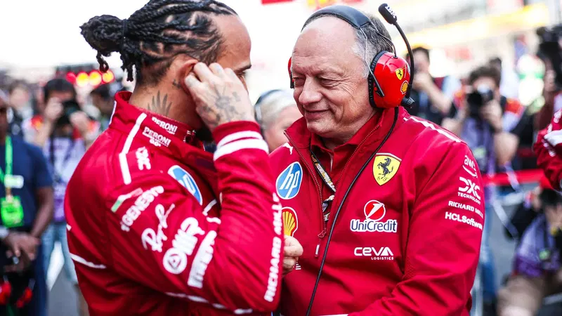 F1. Vasseur sui team radio in Cina: "Vogliono creare spettacolo e confusione. Hamilton ha chiesto lo scambio con Leclerc". Le scuse della FOM