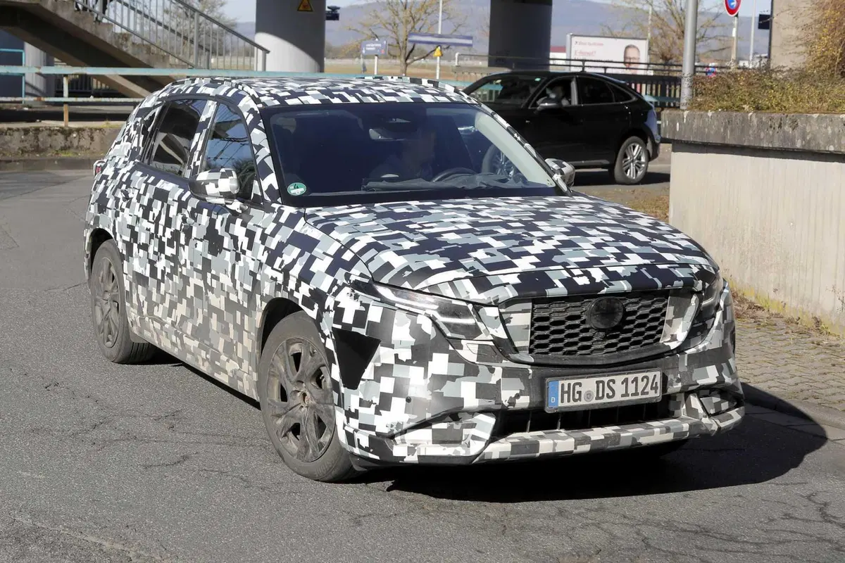 Nuova Mazda CX-5: nel 2026, arriva con motorizzazione ibrida [Foto Spia]