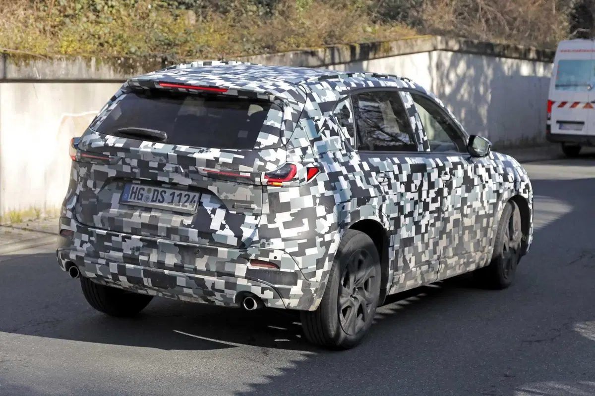 Nuova Mazda CX-5: nel 2026, arriva con motorizzazione ibrida [Foto Spia] (8)
