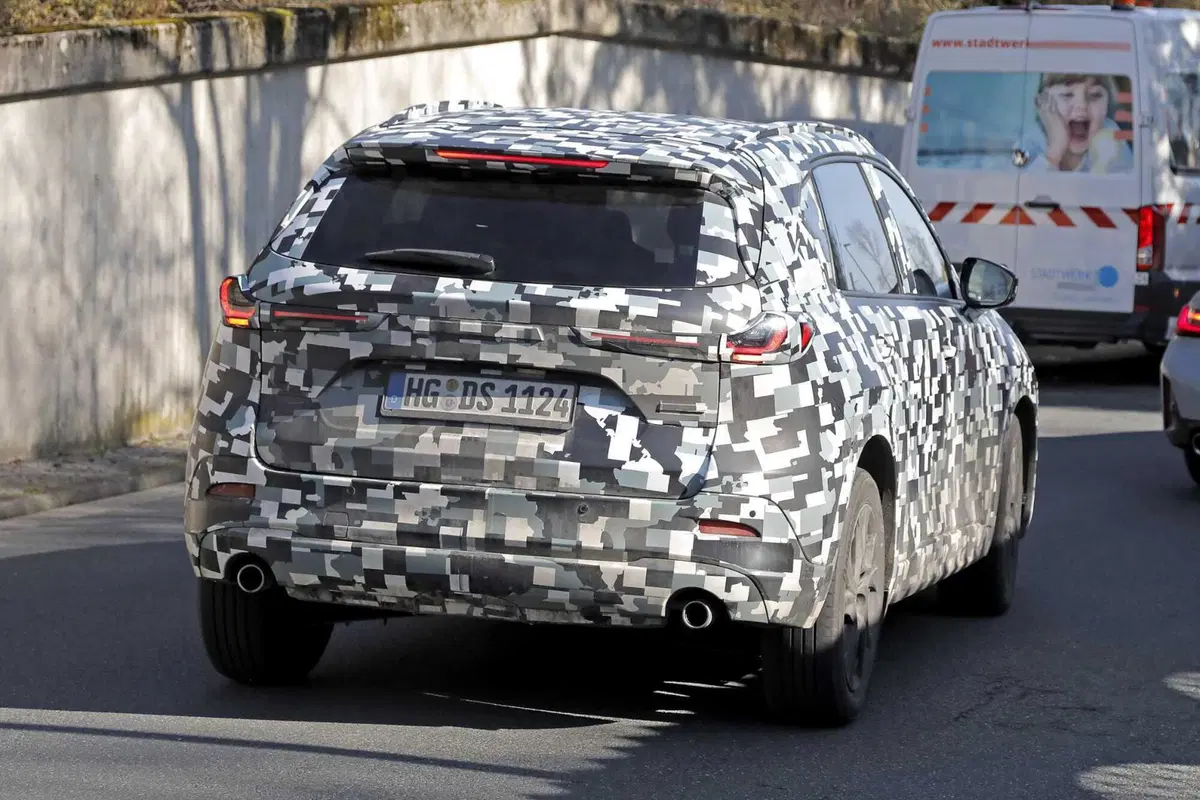 Nuova Mazda CX-5: nel 2026, arriva con motorizzazione ibrida [Foto Spia] (9)
