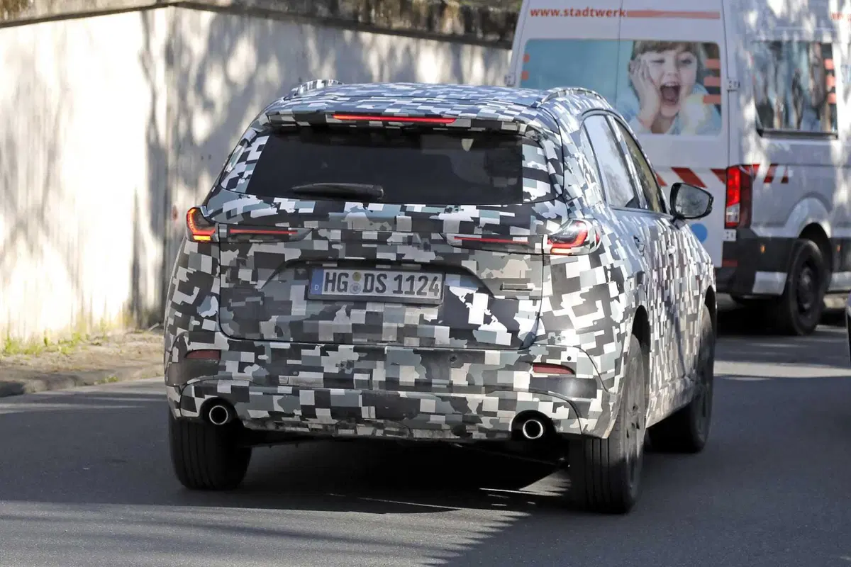 Nuova Mazda CX-5: nel 2026, arriva con motorizzazione ibrida [Foto Spia] (10)