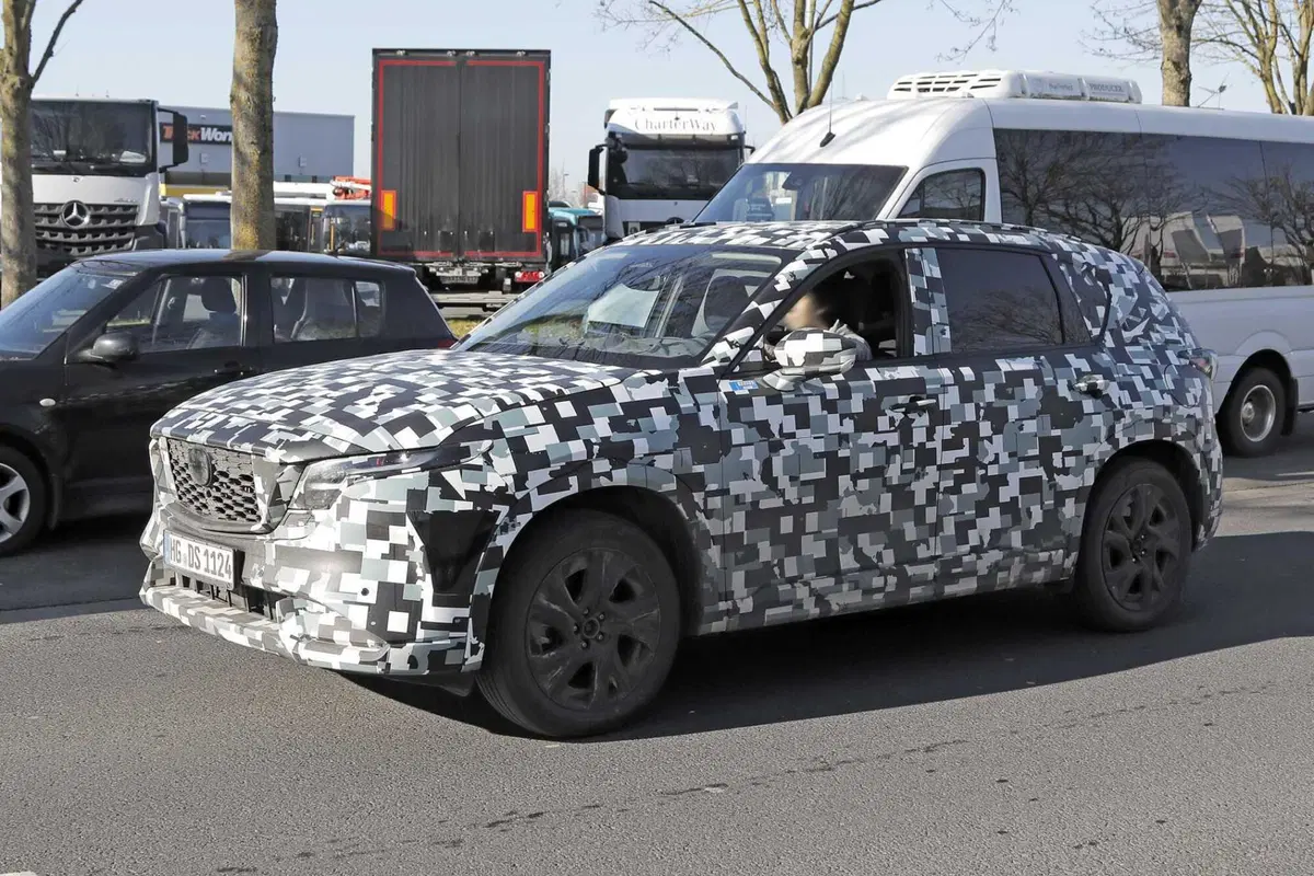 Nuova Mazda CX-5: nel 2026, arriva con motorizzazione ibrida [Foto Spia] (14)