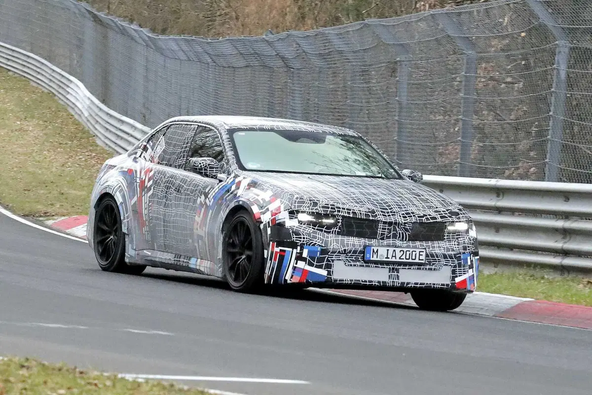 Nuova BMW M3: Il ruggito silenzioso alla prova del Nürburgring [Foto Spia] (3)