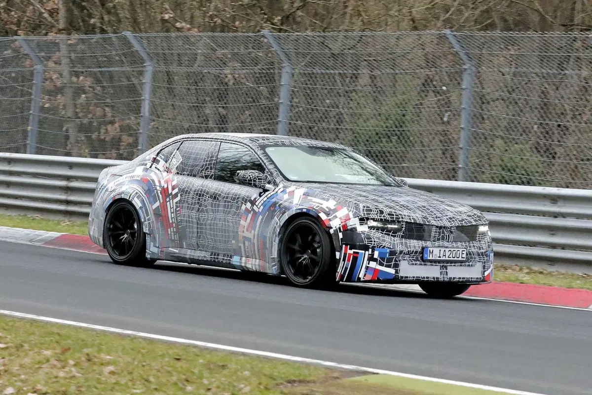 Nuova BMW M3: Il ruggito silenzioso alla prova del Nürburgring [Foto Spia] (4)