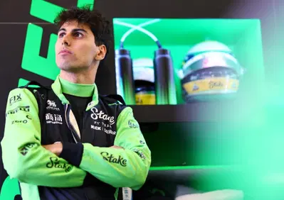 F1. Gabriel Bortoleto: “Da Mattia Binotto sto imparando cosa vuol dire essere un leader”. “Alonso? In pista è un animale, sembra abbia la mia età”