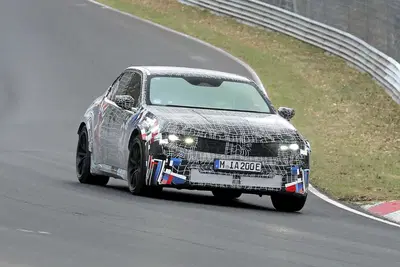 Nuova BMW M3: Il ruggito silenzioso alla prova del N&uuml;rburgring [Foto Spia]