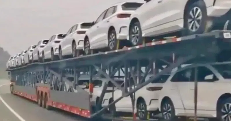 Le bisarche cinesi per trasportare le auto sono diverse [VIDEO]