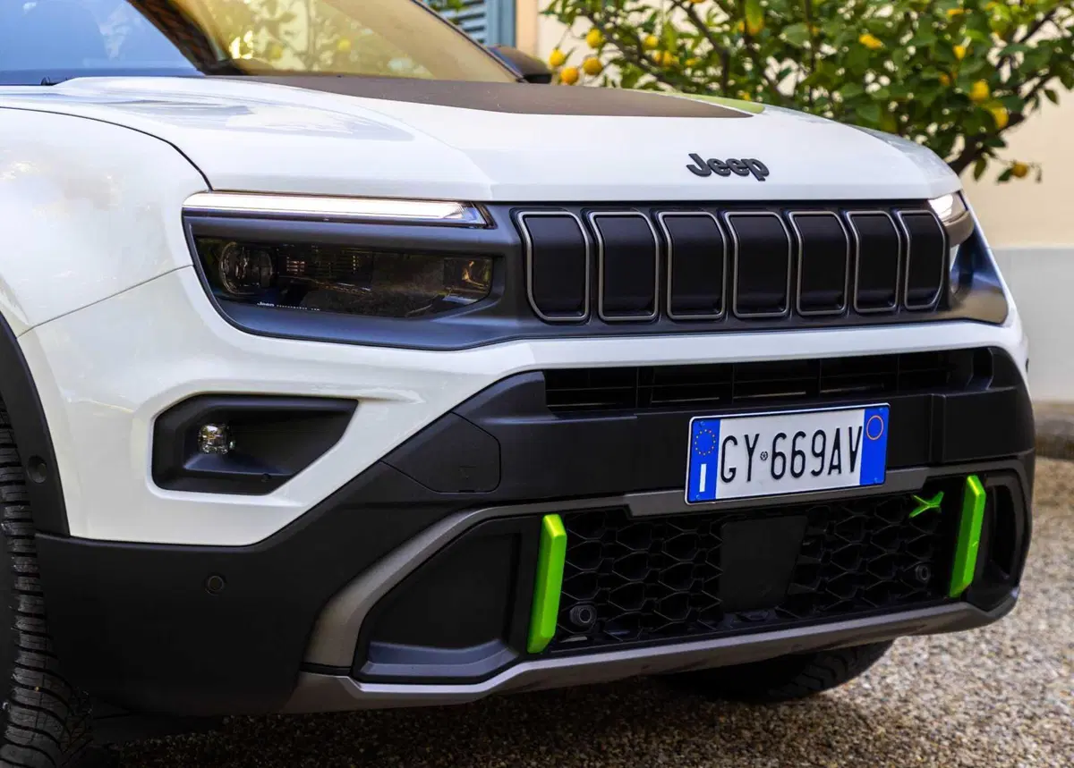 Jeep Avenger 4xe: l'integrale ibrido, ma quanto è VERA JEEP? [VIDEO] (6)
