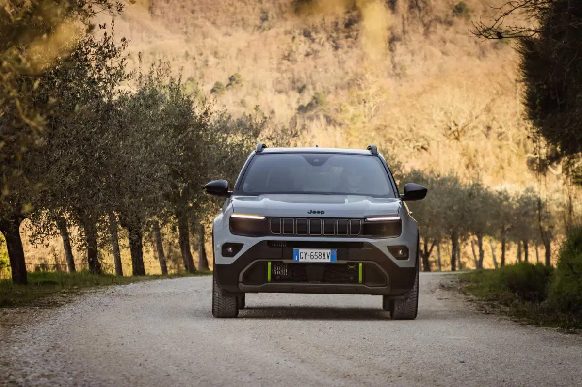 Jeep Avenger 4xe: l'integrale ibrido, ma quanto è VERA JEEP? [VIDEO] (14)