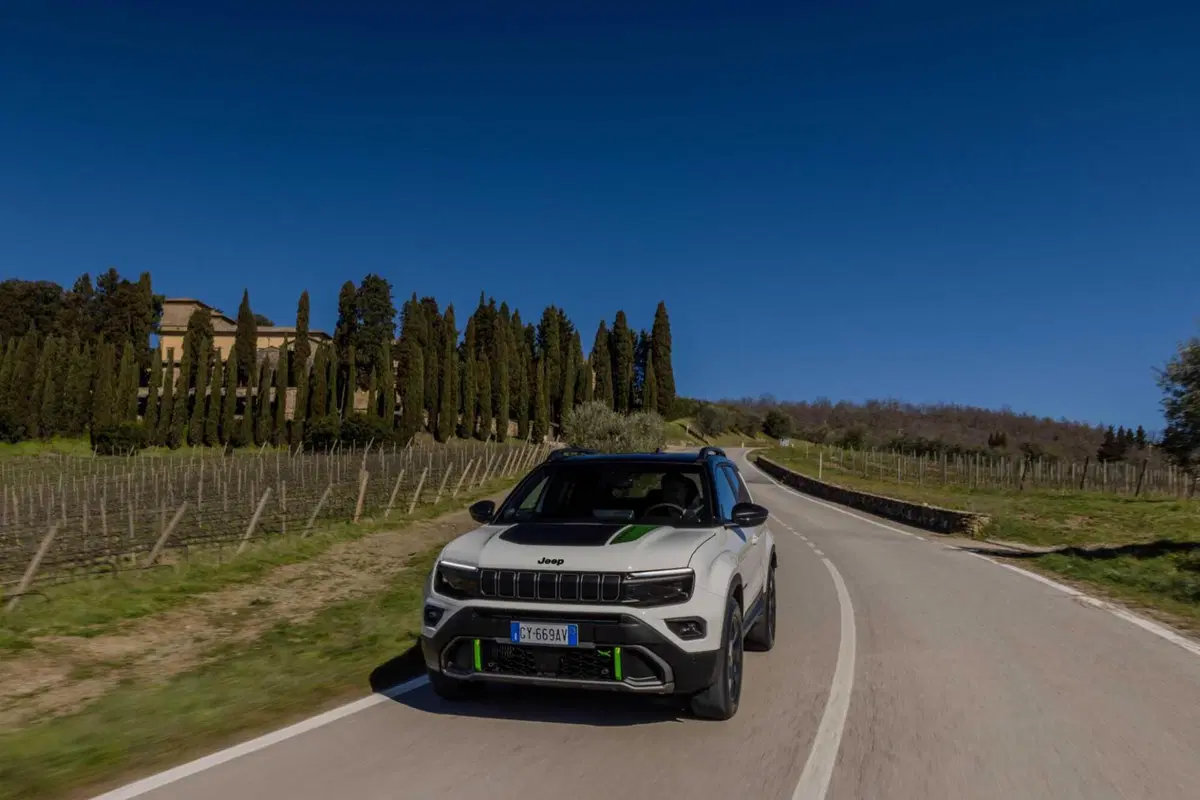 Jeep Avenger 4xe: l'integrale ibrido, ma quanto è VERA JEEP? [VIDEO] (15)