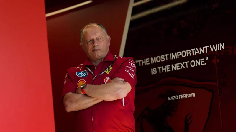 F1. Ferrari non molla, Vasseur: "La SF-25 non &egrave; una vettura sbagliata, i numeri lo dimostrano". In Bahrain arriva il nuovo fondo