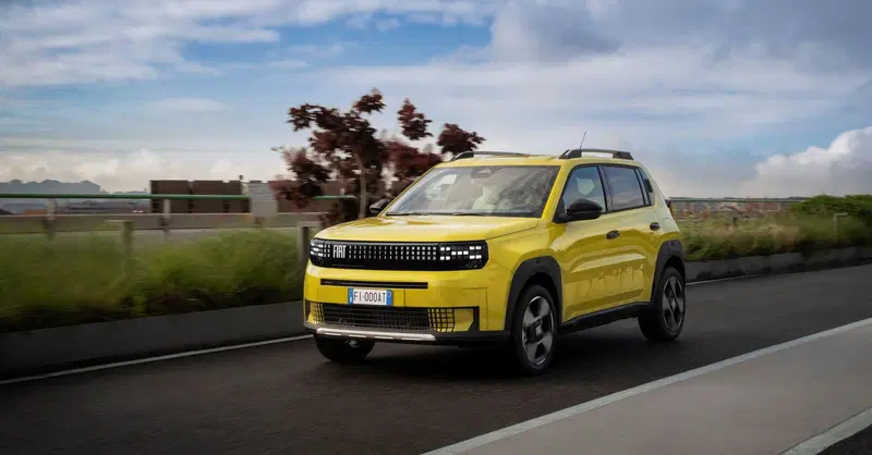 Fiat Grande Panda elettrica e ibrida, quale delle due costa di meno?