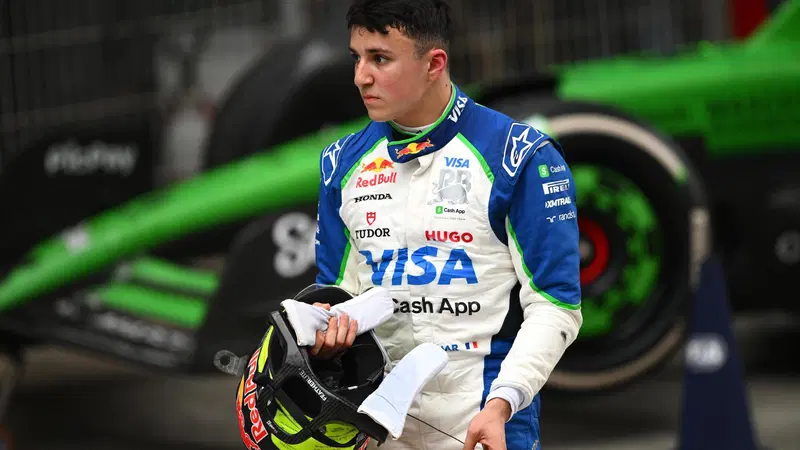 Formula 1. Isack Hadjar: &ldquo;Helmut Marko? Ha un gran senso dell&rsquo;umorismo, andiamo d&rsquo;accordo&rdquo;