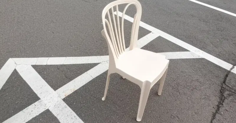"Ti tengo il posto nel parcheggio" pu&ograve; costare carissimo, fino a tre anni di prigione 