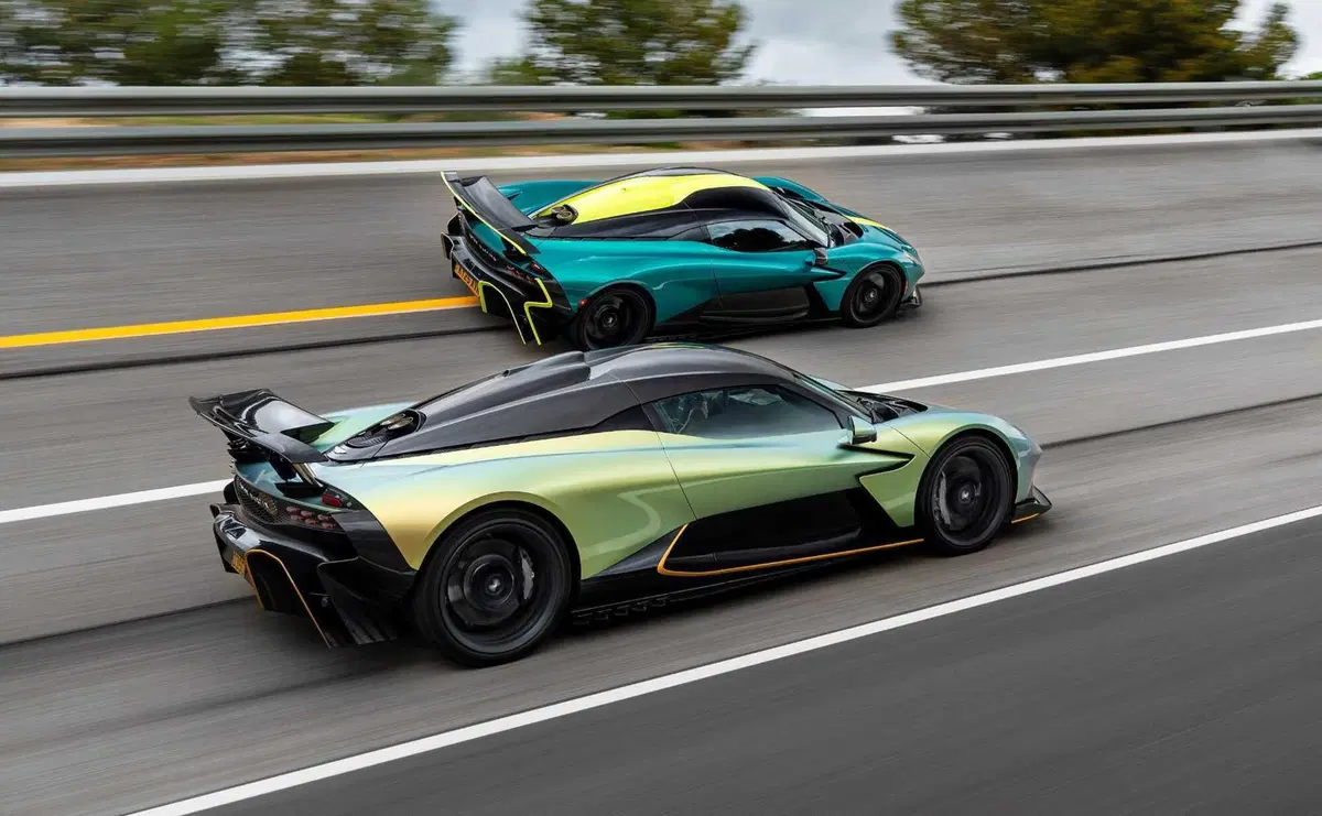 Aston Martin Valhalla: la supercar definitiva entra nella fase finale di test (8)