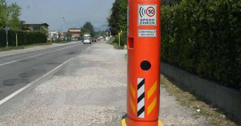 L'autovelox che spacca il secondo, quattro multe tutte uguali "&Egrave; strano..."