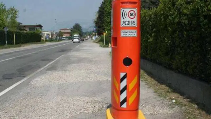 L'autovelox che spacca il secondo, quattro multe tutte uguali "&Egrave; strano..."