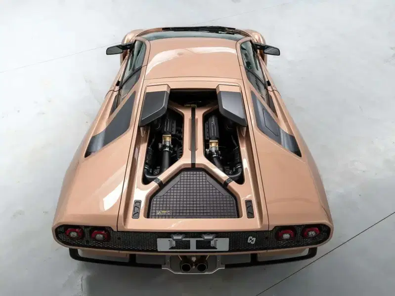 Posteriore Eccentrica restomod Lambo Diablo