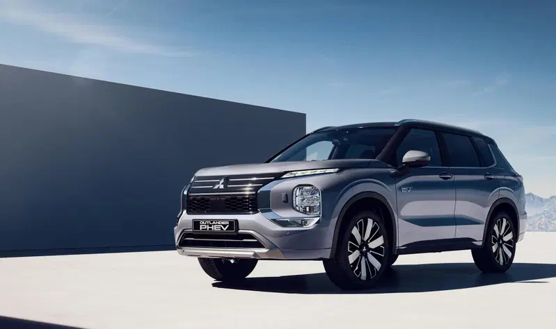 Mitsubishi Outlander 2025