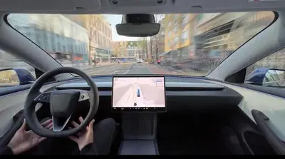 Tesla lancia il Full Self Driving in Europa, ma ad una condizione...
