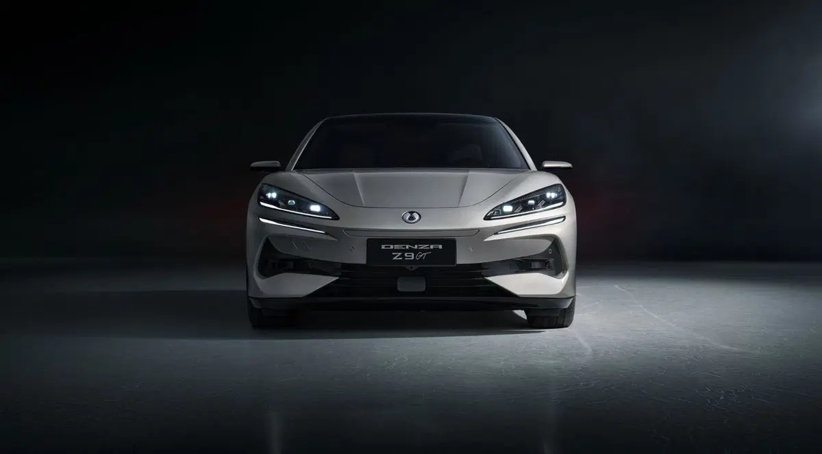 BYD Denza Z9 GT: oltre il parcheggio "impossibile" c'è di più (e lo zampino di Mercedes) (5)