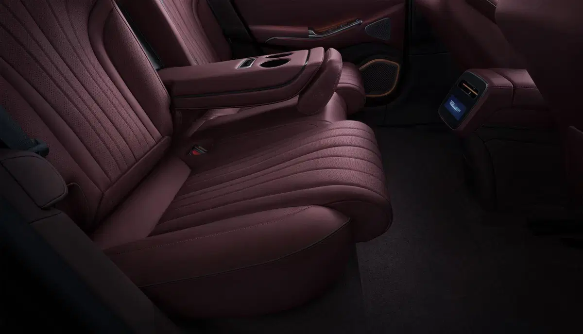 BYD Denza Z9 GT: oltre il parcheggio "impossibile" c'è di più (e lo zampino di Mercedes) (19)