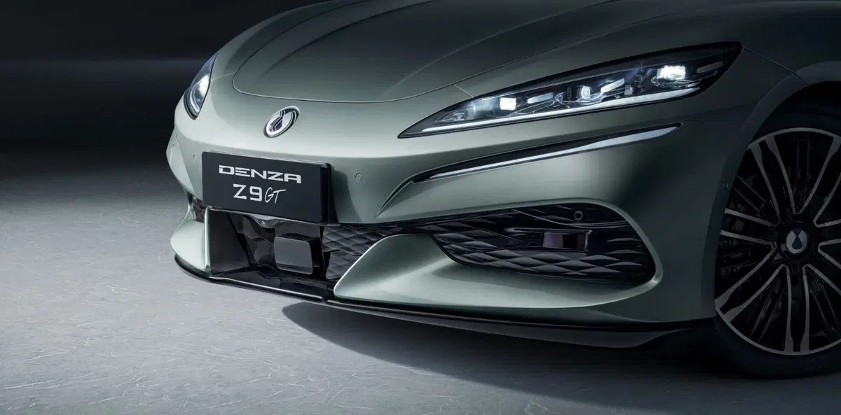 BYD Denza Z9 GT: oltre il parcheggio "impossibile" c'è di più (e lo zampino di Mercedes) (22)