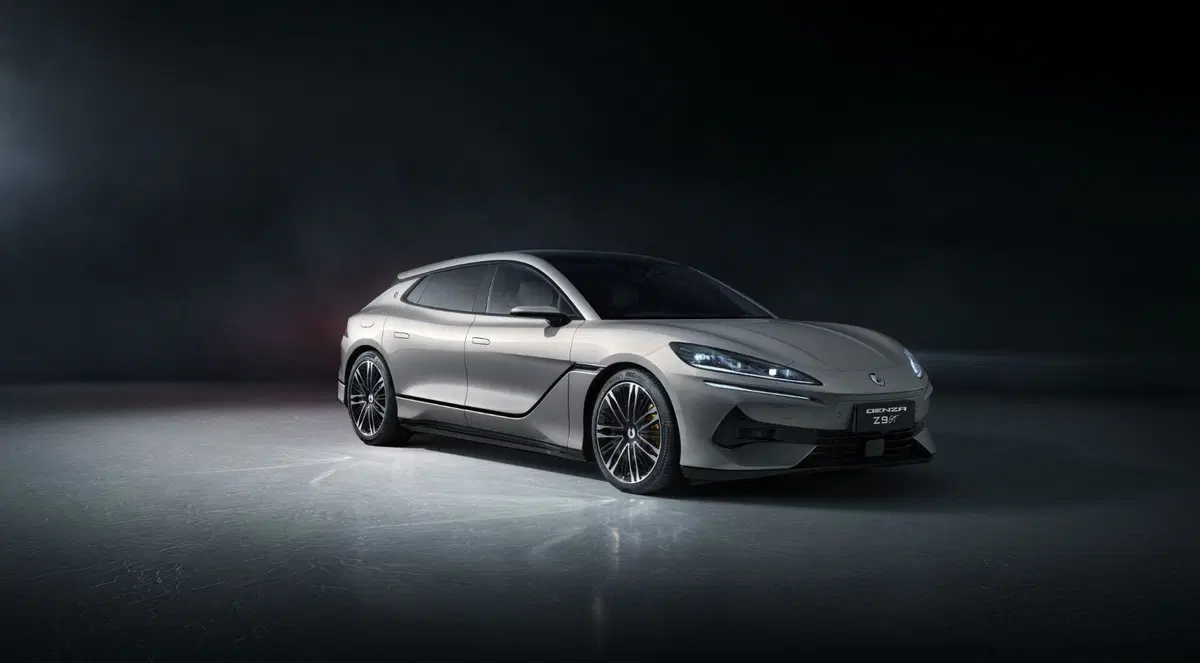 BYD Denza Z9 GT: oltre il parcheggio "impossibile" c'è di più (e lo zampino di Mercedes) (31)