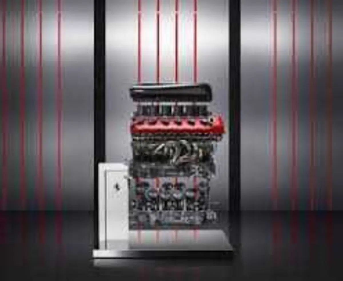 F1 Ferrari "fatta a pezzi" in mostra alla Milan Design Week (5)