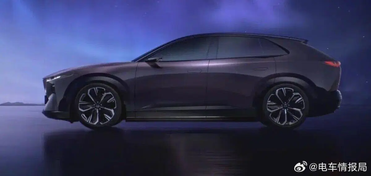 Mazda CX-6e: il nuovo SUV elettrico avvistato in Europa, è la versione definitiva del concept Arata (3)