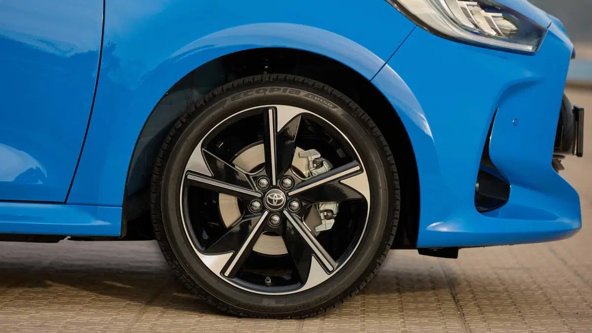 Toyota Yaris 130 Lounge (11)