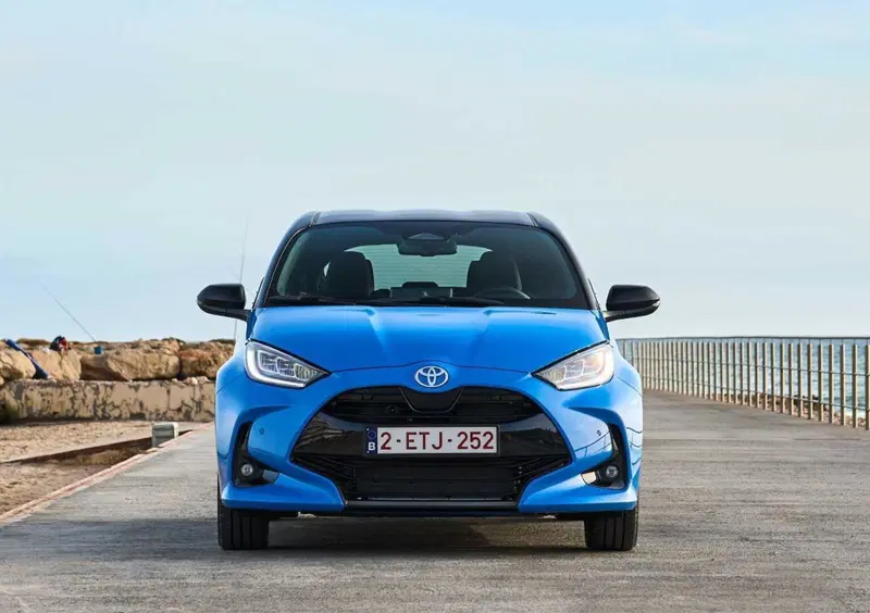 Toyota Yaris (2020-->>) (5)