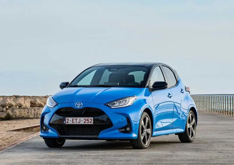 Toyota Yaris (2020-->>) (4)