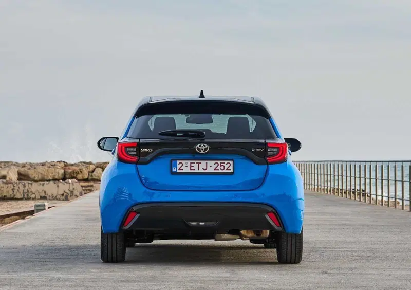 Toyota Yaris (2020-->>) (6)