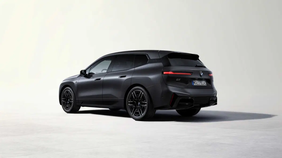 BMW iX M70 (2)