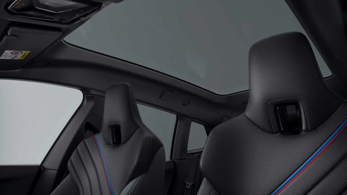 BMW iX M70 (10)