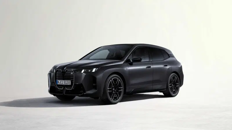 BMW iX M70