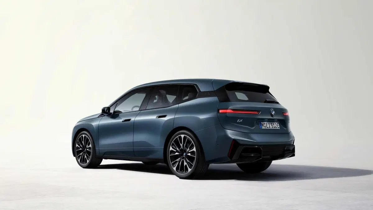 BMW iX xdrive40 (4)