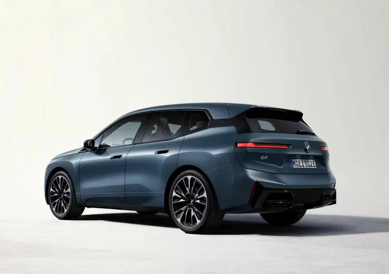 BMW iX (2021-->>) (4)
