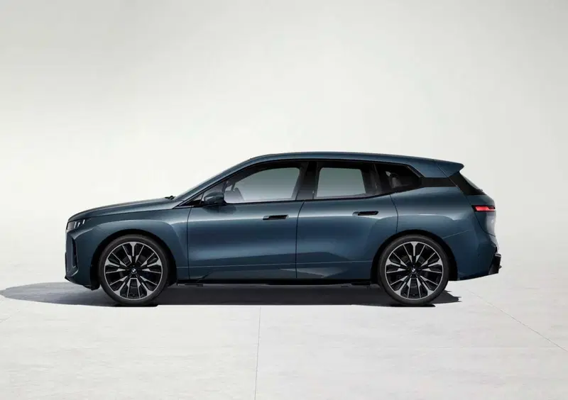 BMW iX (2021-->>) (3)