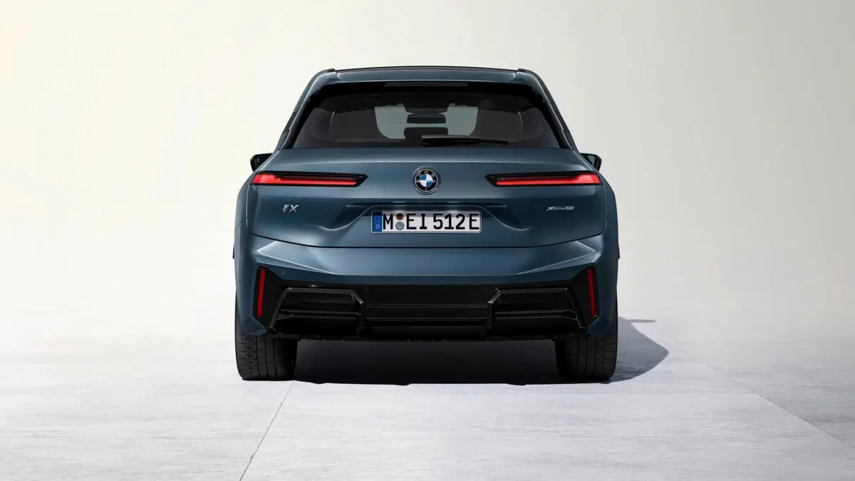 BMW iX xdrive40 (5)