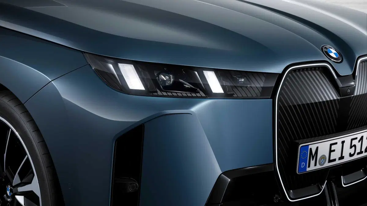 BMW iX xdrive40 (15)