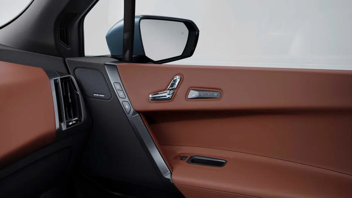 BMW iX xdrive40 (13)