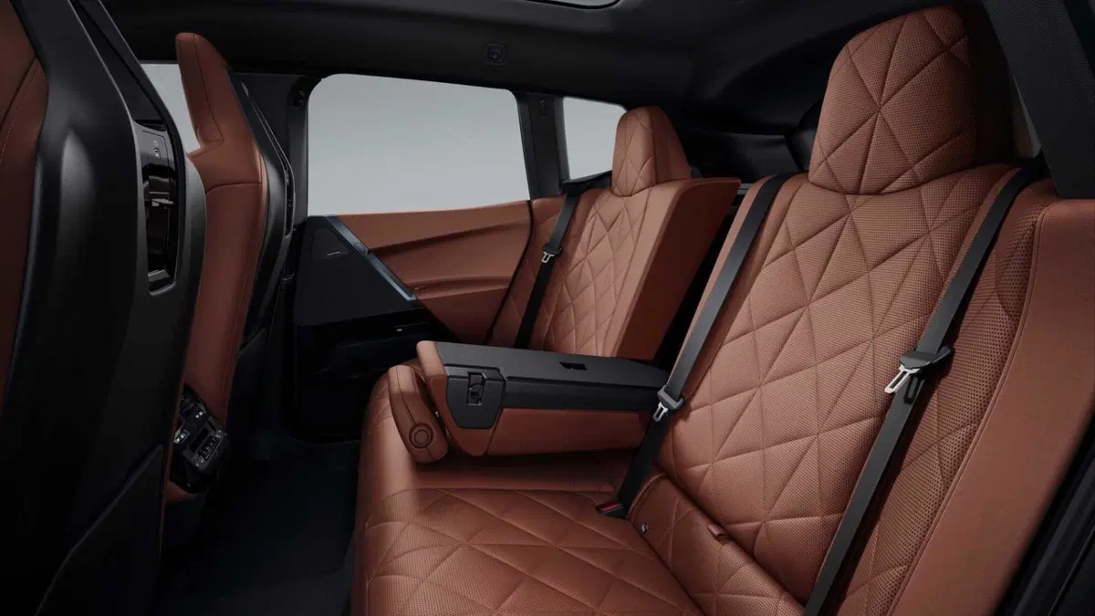BMW iX xdrive40 (11)