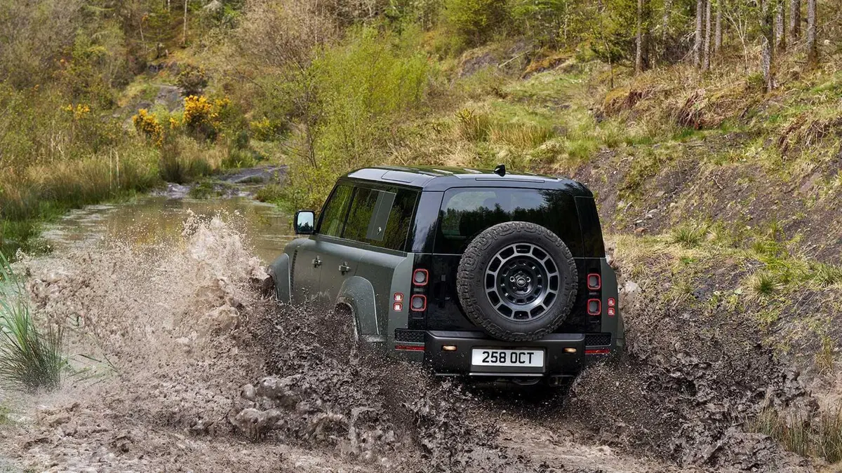 Land Rover Defender 110 4.4 V8 mhev Octa Edition One awd 635cv auto (8)