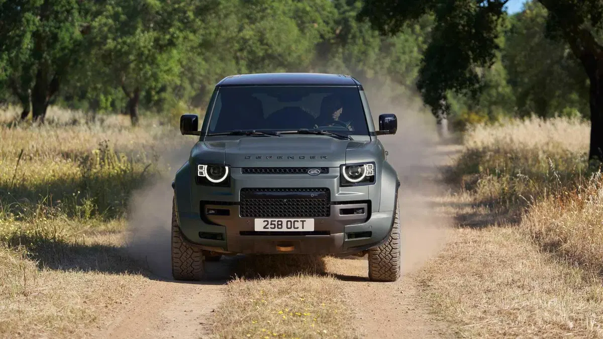 Land Rover Defender 110 4.4 V8 mhev Octa Edition One awd 635cv auto (3)