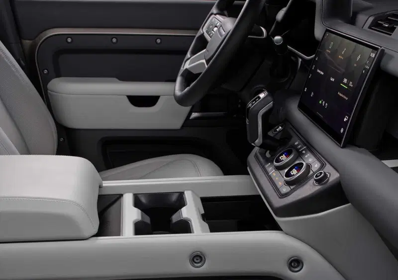 Land Rover Defender (12)