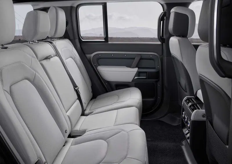 Land Rover Defender (13)
