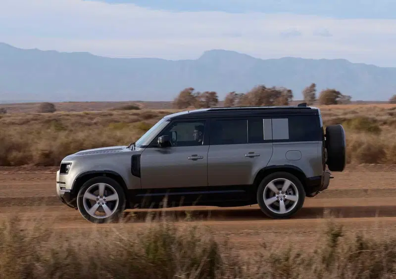 Land Rover Defender (6)